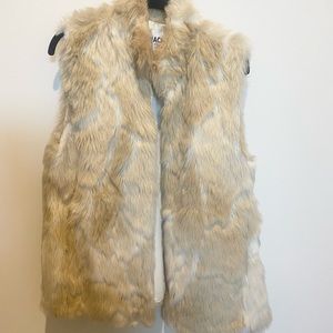Fur vest